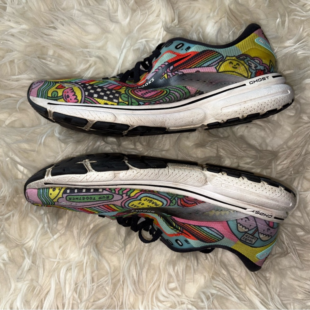 Brooks Multicolor Pride Pattern Running Shoes - Picture 3 of 4
